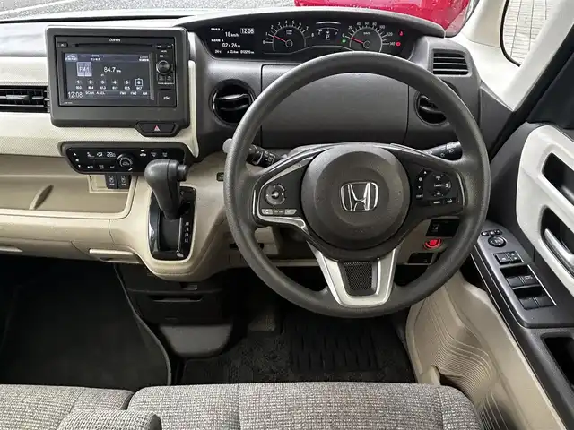 ホンダ Ｎ ＢＯＸ G L ホンダセンシング 静岡県 2018(平30)年 1.3万km モーニングミストブルーM ユーザー買取車両/社外SDナビ（WX-171C）/[AM/FM/TV/CD]/純性14インチAW/純性LEDヘッドライト/エンジンスタートボタン/バックカメラ/USB入力端子/ETC/スマートキー/スペアキー×１/ベンチシート/片側パワースライドドア/横滑り防止装置/レーンアシスト/衝突被害軽減システム/クルーズコントロール/保証書/取扱説明書