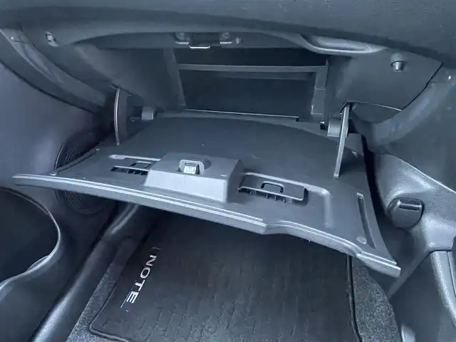 日産 ノート e－パワー ニスモ 香川県 2018(平30)年 5.3万km スーパーブラック 純正SDナビ/→フルセグ/CD/DVD/Bluetooth/全方位カメラ/デジタルインナーミラー/インテリジェントエマージェンシーブレーキ/インテリジェントLI（車線逸脱防止支援システム）/インテリジェントFCW（前方衝突）/VDC（ビークルダイナミクスコントロール）/LEDオートライト/ハイビームアシスト/純正16インチアルミ/純正フロアマット/前方ドライブレコーダー/ETC/レーダー探知機/ステアリングリモコン/プッシュスタート/スマートキー