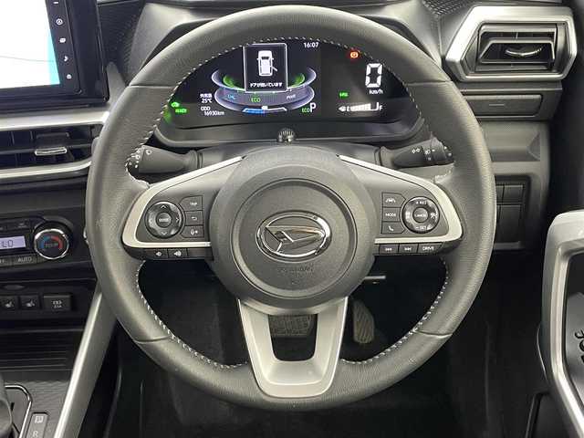 ダイハツ ロッキー プレミアム G HEV 岡山県 2023(令5)年 1.7万km シャイニングホワイトパール 純正9インチナビ/レーダークルーズコントロール/ビルトインＥＴＣ２．０/コーナーセンサー/レーンキープアシスト/シートヒーター/バックカメラ/ＬＥＤヘッドライト/ステアリングスイッチ/踏み間違い防止/オートハイビーム/オートライト/スペアキー