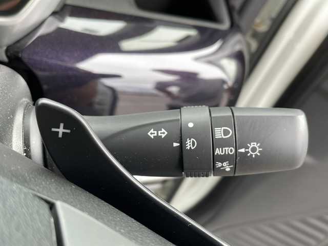スズキ スペーシア カスタム HYBRID XS ターボ 道北・旭川 2022(令4)年 2.4万km ピュアホワイトパール/ブラック2トーン ・4WD/・禁煙車/・社外8型ナビ　AVIC-CL912/BT/フルセグ/DVD/AUX/HDMI/・両側パワースライドドア/・前席シートヒーター/・全方位モニター/・前後ドライブレコーダー/・エンジンスターター////スズキセーフティサポート////・デュアルカメラブレーキサポート/・誤発進抑制機能/・車線逸脱警報/・ふらつき警報/・先行車発進お知らせ機能/・ハイビームアシスト/・アダプティブクルーズコントロール/・標識認識機能/・後退時ブレーキサポート/・後方誤発進抑制機能/・リアパーキングセンサー/・純正ドアバイザー/・電動格納ミラー/・セカンドテーブル/・保証書/・取扱説明書