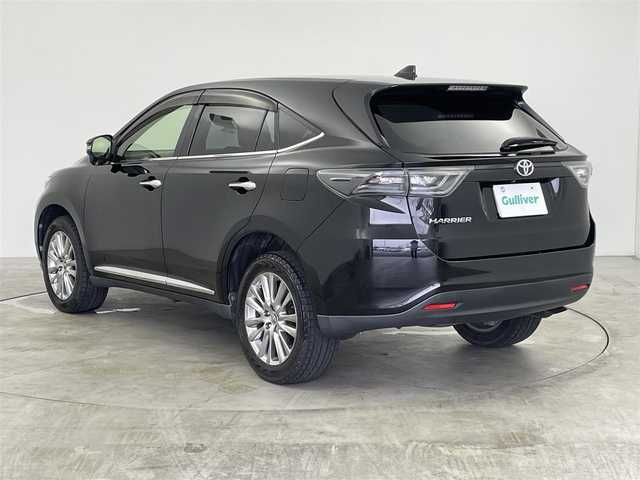 トヨタ ハリアー プレミアム 群馬県 2017(平29)年 7万km ブラック アルパイン９型ナビ　バックカメラ　クルーズコントロール　横滑り防止装置　オートライト　ＬＥＤヘッドライト　フォグ　パワーシート　ＥＴＣ　純正アルミホイール　電動リアゲート　スマートキー　禁煙車