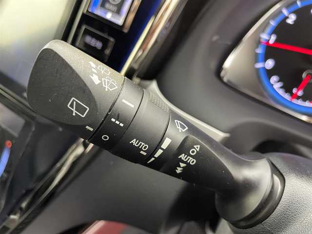 トヨタ ハリアー プレミアム 群馬県 2017(平29)年 7万km ブラック アルパイン９型ナビ　バックカメラ　クルーズコントロール　横滑り防止装置　オートライト　ＬＥＤヘッドライト　フォグ　パワーシート　ＥＴＣ　純正アルミホイール　電動リアゲート　スマートキー　禁煙車