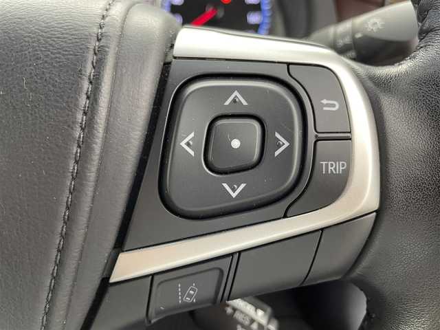 トヨタ ハリアー プレミアム 群馬県 2017(平29)年 7万km ブラック アルパイン９型ナビ　バックカメラ　クルーズコントロール　横滑り防止装置　オートライト　ＬＥＤヘッドライト　フォグ　パワーシート　ＥＴＣ　純正アルミホイール　電動リアゲート　スマートキー　禁煙車