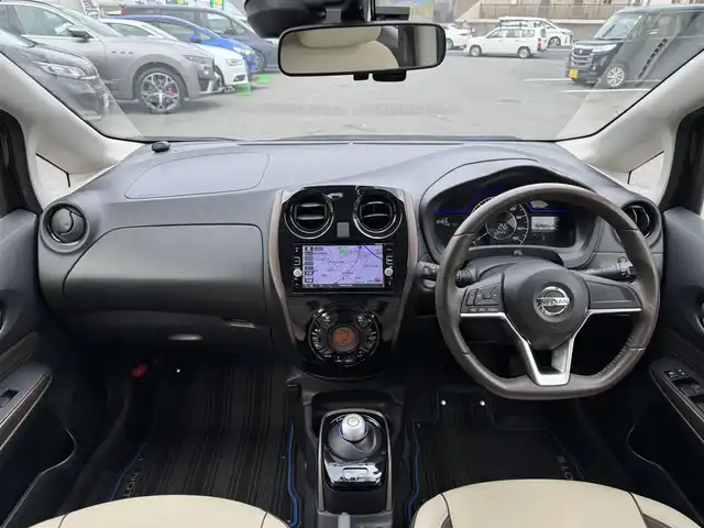 日産 ノート e－パワー メダリスト 千葉県 2017(平29)年 8.6万km インペリアルアンバーP 純正メモリー7インチナビ/・AM/FM/・CD/DVD/・バッグカメラ/・フルセグTV/LEDヘッドライト/・オートライト/純正フロアマット/純正AW/ドラレコ/ETC/保証書・取説