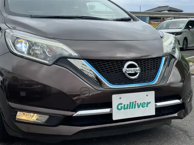 日産 ノート e－パワー メダリスト 千葉県 2017(平29)年 8.6万km インペリアルアンバーP 純正メモリー7インチナビ/・AM/FM/・CD/DVD/・バッグカメラ/・フルセグTV/LEDヘッドライト/・オートライト/純正フロアマット/純正AW/ドラレコ/ETC/保証書・取説
