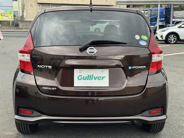 日産 ノート e－パワー メダリスト 千葉県 2017(平29)年 8.6万km インペリアルアンバーP 純正メモリー7インチナビ/・AM/FM/・CD/DVD/・バッグカメラ/・フルセグTV/LEDヘッドライト/・オートライト/純正フロアマット/純正AW/ドラレコ/ETC/保証書・取説