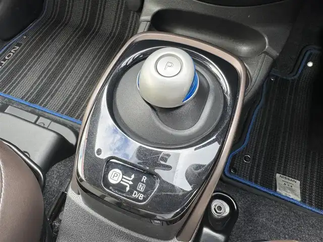 日産 ノート e－パワー メダリスト 千葉県 2017(平29)年 8.6万km インペリアルアンバーP 純正メモリー7インチナビ/・AM/FM/・CD/DVD/・バッグカメラ/・フルセグTV/LEDヘッドライト/・オートライト/純正フロアマット/純正AW/ドラレコ/ETC/保証書・取説