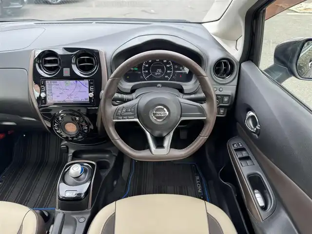 日産 ノート e－パワー メダリスト 千葉県 2017(平29)年 8.6万km インペリアルアンバーP 純正メモリー7インチナビ/・AM/FM/・CD/DVD/・バッグカメラ/・フルセグTV/LEDヘッドライト/・オートライト/純正フロアマット/純正AW/ドラレコ/ETC/保証書・取説
