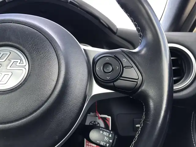 トヨタ ８６ GT 鳥取県 2019(平31)年 2.7万km ピュアレッド ６速ミッション/ワンオーナー/純正ナビ/フルセグ/DVD/CD/BT/バックカメラ・ETC/ＴＲＤエアロ/フロント/リア/サイド/LEDヘットライト/純正フォグライト/純正17インチアルミホイール/ロッソモデロマフラー/プッシュエンジンスタート/横滑り防止装置/スペアキーｘ１/フロアマット・ドアバイザー/保証書/取扱説明書/純正マフラー積込み