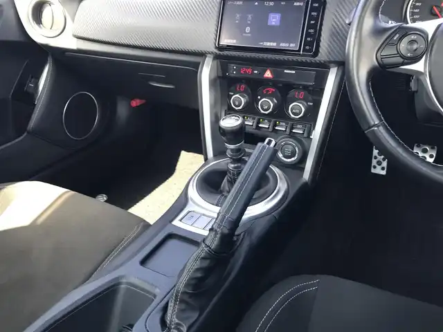 トヨタ ８６ GT 鳥取県 2019(平31)年 2.7万km ピュアレッド ６速ミッション/ワンオーナー/純正ナビ/フルセグ/DVD/CD/BT/バックカメラ・ETC/ＴＲＤエアロ/フロント/リア/サイド/LEDヘットライト/純正フォグライト/純正17インチアルミホイール/ロッソモデロマフラー/プッシュエンジンスタート/横滑り防止装置/スペアキーｘ１/フロアマット・ドアバイザー/保証書/取扱説明書/純正マフラー積込み