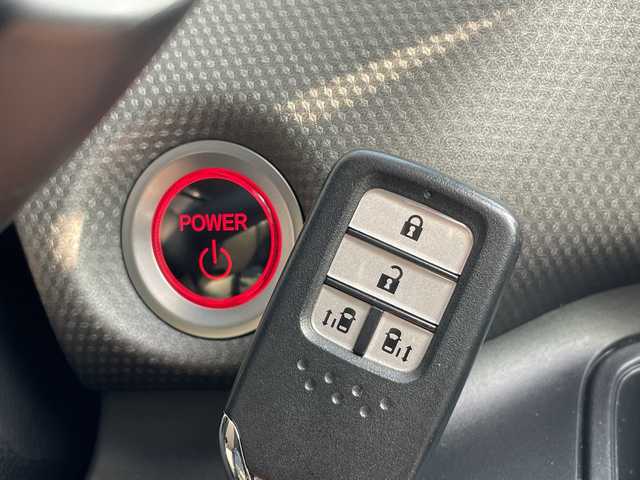 ホンダ フリード＋ ハイブリット G ホンダセンシング 愛知県 2017(平29)年 5.9万km ブルーホライゾンM ホンダセンシング/純正ナビ/両側パワースライドドア/レーダークルーズコントロール/純正アルミホイール/LEDヘッドライト/ドライブレコーダー/ステアリングスイッチ/スマートキー/プッシュスタート