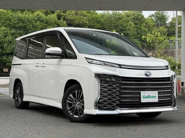 トヨタ ヴォクシー ハイブリッド S－G 大阪府 2022(令4)年 1.5万km ホワイトパールクリスタルシャイン /禁煙ワンオーナー//衝突被害軽減システム//純正ディスプレイオーディオ//AM/FM/Bluetooth/USB//レーダークルーズコントロール//両側パワースライドドア//バックカメラ//コーナーセンサー//ETC2.0//ドライブレコーダー//純正16インチアルミホイール//スマートキー//スペアキー1本