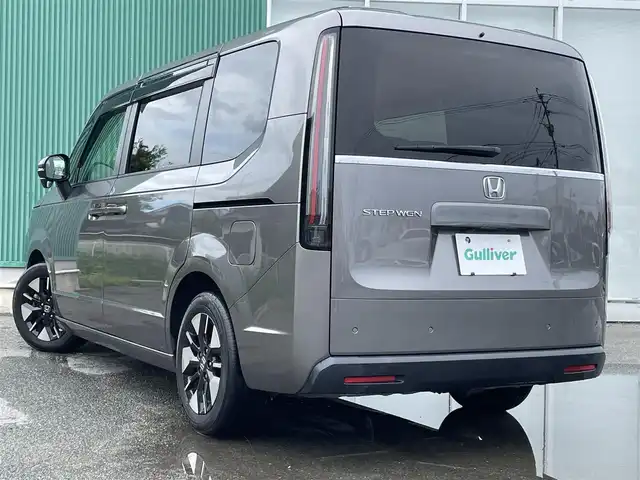 ホンダ ステップワゴン 福岡県 2022(令4)年 1.9万km スーパープラチナグレーメタリック プッシュスタートボタン/スマートキー/クルーズコントロール/純正ナビ/Bluetoothオーディオ/全方位カメラ/フルセグTV/ETC/前方ドライブレコーダー/両側パワースライドドア/純正アルミホイール/SOSコール