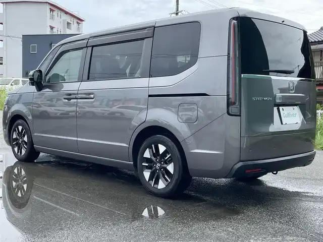 ホンダ ステップワゴン 福岡県 2022(令4)年 1.9万km スーパープラチナグレーメタリック プッシュスタートボタン/スマートキー/クルーズコントロール/純正ナビ/Bluetoothオーディオ/全方位カメラ/フルセグTV/ETC/前方ドライブレコーダー/両側パワースライドドア/純正アルミホイール/SOSコール