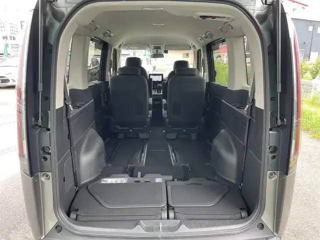 ホンダ ステップワゴン 福岡県 2022(令4)年 1.9万km スーパープラチナグレーメタリック プッシュスタートボタン/スマートキー/クルーズコントロール/純正ナビ/Bluetoothオーディオ/全方位カメラ/フルセグTV/ETC/前方ドライブレコーダー/両側パワースライドドア/純正アルミホイール/SOSコール