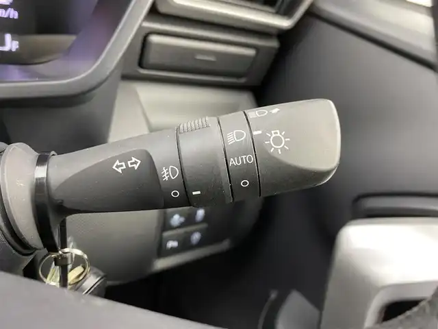 トヨタ ライズ Z 宮城県 2023(令5)年 4.9万km ナチュラルベージュマイカM ４ＷＤターボ　/純正９型ディスプレイ　/バックモニター　/アダプティブクルーズコントロール/衝突軽減ブレーキ　/レーンキープアシスト　/オートハイビーム　/クリアランスソナー　/ウインドシールドデアイサー　/シートヒーター　/USB/HDMI入力端子/電動パーキングブレーキ/オートホールド/LEDヘッドランプ/フォグランプ/シーケンシャルターンランプ/純正17インチAW/レザー調シートカバー/禁煙車