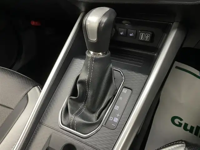 トヨタ ライズ Z 宮城県 2023(令5)年 4.9万km ナチュラルベージュマイカM ４ＷＤターボ　/純正９型ディスプレイ　/バックモニター　/アダプティブクルーズコントロール/衝突軽減ブレーキ　/レーンキープアシスト　/オートハイビーム　/クリアランスソナー　/ウインドシールドデアイサー　/シートヒーター　/USB/HDMI入力端子/電動パーキングブレーキ/オートホールド/LEDヘッドランプ/フォグランプ/シーケンシャルターンランプ/純正17インチAW/レザー調シートカバー/禁煙車