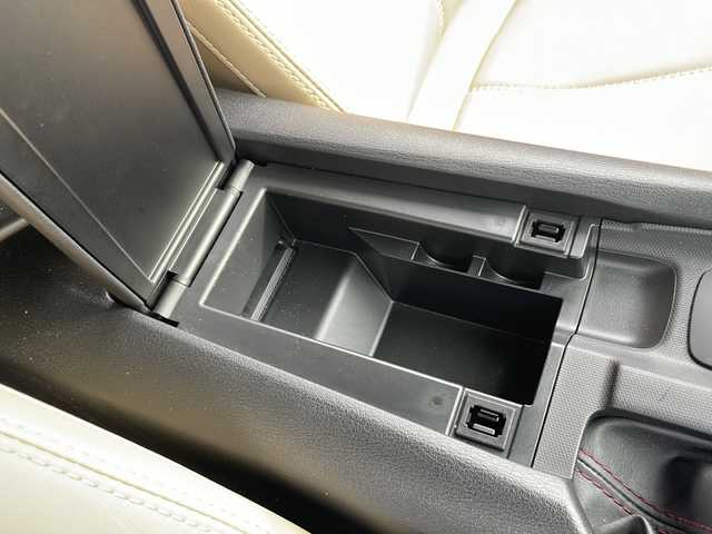 マツダ ロードスター キャラメル・トップ 岩手県 2019(平31)年 3.1万km スノーフレイクホワイトパールマイカ スマートキー/クルーズコントロール/Ｂｏｓｅサウンドシステム/フルセグTV/純正AW/手動可倒式電動リモコン式ドアミラー/ガラス製リアウインドー付ソフトトップ/本革シート/シートヒーター/レーンキープアシスト/盗難防止装置/カーテンエアバック/コーナーセンサー/LEDヘッドライト/ナビSDなし