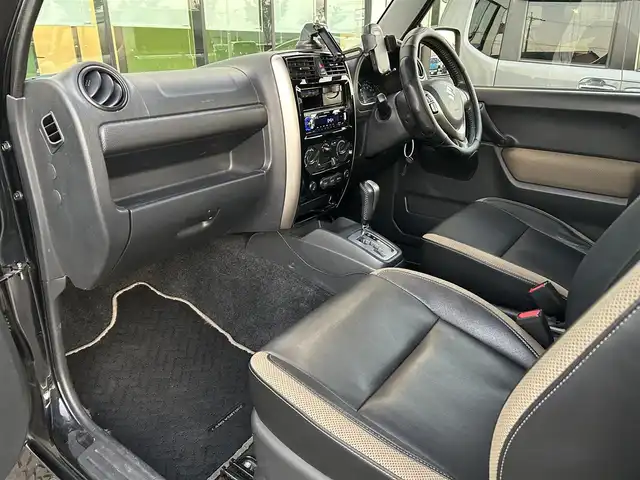 スズキ ジムニー ランドベンチャー 和歌山県 2014(平26)年 5.7万km ブルーイッシュブラックパール3 社外BTオーディオ/USB/AUX/ETC/ドライブレコーダー/ハーフレザーシート/運転席シートヒーター/４WD/ターボ/電格ミラー/エアコン/パワーウィンドウ/パワーステアリング/背面タイヤハードカバー/純正16インチAW/社外LEDヘッドライト/フォグランプ/ヘッドライトレベライザー/リモコンキー/スペアキー（メカニカル）