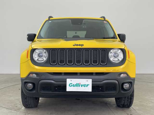 クライスラー・ジープ ジープ レネゲード トレイルホーク 兵庫県 2017(平29)年 8.5万km 黄 ・純正オーディオ/・AM・FM・BT・USB・AUX/・クルーズコントロール/・ステアリングスイッチ/・電子パーキングブレーキ/・MTモード付AT/・左右独立エアコン/・レーンディパーチャーアラート/・クリアランスソナー/・前後ドライブレコーダー/・横滑り防止装置/・ブラインドスポットモニター/・HIDヘッドライト/・オートライト/・プッシュスタート/・スマートキー/・電動格納ミラー/・純正アルミホイール/・純正フロアマット