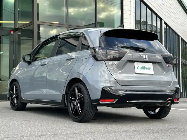 ホンダ フィット RS 愛媛県 2023(令5)年 4.4万km グレー ALPINEフローターナビ(フルセグTV/BT)/ホンダセンシング/バックカメラ/アダプティブクルーズコントロール/車線逸脱防止装置/衝突被害軽減装置/ＬＥＤヘッドライト/オートマチックハイビーム/ETC/ALPINEデジタルインナーミラー/前後ドライブレコーダー/クリアランスソナー/ドアバイザー/電動パーキングブレーキ/ハーフレザーシート/現状サマー(社外AW)(195/45/R17)/TOYO NANOENERGY PlLUS/純正AW付サマータイヤ有/純正テールランプ有/純正フロアマット有/禁煙車