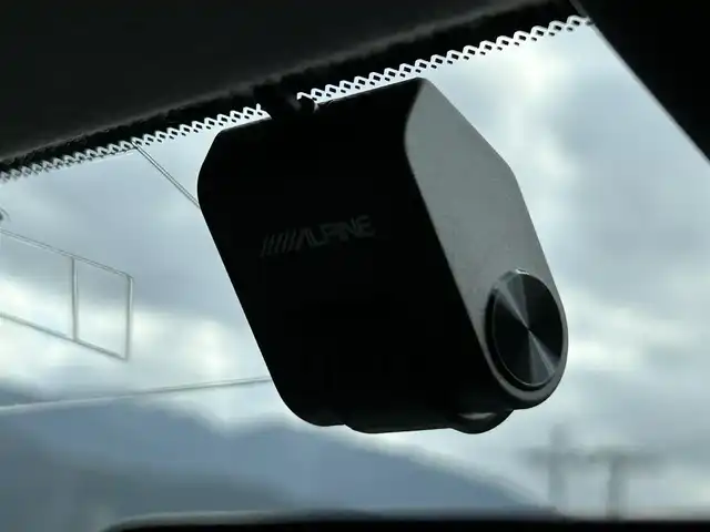 ホンダ フィット RS 愛媛県 2023(令5)年 4.4万km グレー ALPINEフローターナビ(フルセグTV/BT)/ホンダセンシング/バックカメラ/アダプティブクルーズコントロール/車線逸脱防止装置/衝突被害軽減装置/ＬＥＤヘッドライト/オートマチックハイビーム/ETC/ALPINEデジタルインナーミラー/前後ドライブレコーダー/クリアランスソナー/ドアバイザー/電動パーキングブレーキ/ハーフレザーシート/現状サマー(社外AW)(195/45/R17)/TOYO NANOENERGY PlLUS/純正AW付サマータイヤ有/純正テールランプ有/純正フロアマット有/禁煙車