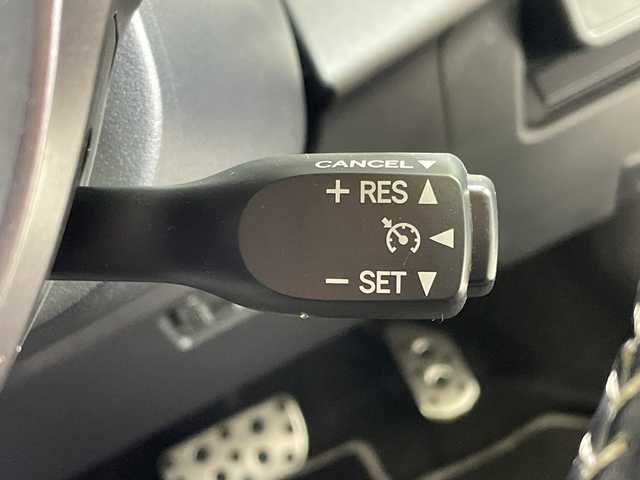 トヨタ アクア 神奈川県 2019(令1)年 3万km ホワイトパールクリスタルシャイン 純正SDナビ・7型/型式　NSZT-W68T/（Bluetooth/TV/CD/DVD/AM/FM）/バックカメラ/セーフティセンス/追従付きクルコン/D/N席シートヒーター/ETC2.0/フロアマット/プッシュスタート/スマートキー/スペアキー/取扱説明書/保証書/LEDヘッドライト/オートライト/オートマチックハイビーム/純正17インチAW/ドアバイザー/電動格納ミラー/プリクラッシュセーフティシステム/レーンディパーチャーアラート/オートマチックハイビーム