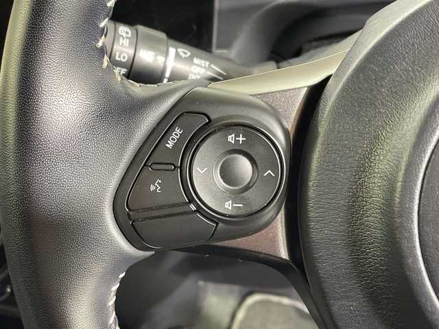 トヨタ アクア 神奈川県 2019(令1)年 3万km ホワイトパールクリスタルシャイン 純正SDナビ・7型/型式　NSZT-W68T/（Bluetooth/TV/CD/DVD/AM/FM）/バックカメラ/セーフティセンス/追従付きクルコン/D/N席シートヒーター/ETC2.0/フロアマット/プッシュスタート/スマートキー/スペアキー/取扱説明書/保証書/LEDヘッドライト/オートライト/オートマチックハイビーム/純正17インチAW/ドアバイザー/電動格納ミラー/プリクラッシュセーフティシステム/レーンディパーチャーアラート/オートマチックハイビーム