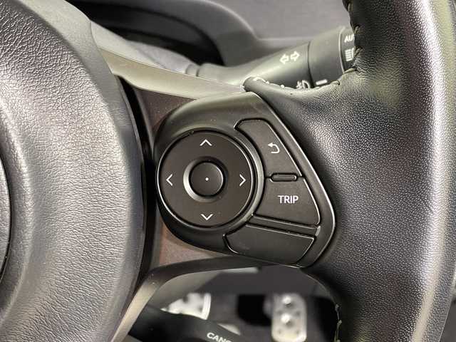 トヨタ アクア 神奈川県 2019(令1)年 3万km ホワイトパールクリスタルシャイン 純正SDナビ・7型/型式　NSZT-W68T/（Bluetooth/TV/CD/DVD/AM/FM）/バックカメラ/セーフティセンス/追従付きクルコン/D/N席シートヒーター/ETC2.0/フロアマット/プッシュスタート/スマートキー/スペアキー/取扱説明書/保証書/LEDヘッドライト/オートライト/オートマチックハイビーム/純正17インチAW/ドアバイザー/電動格納ミラー/プリクラッシュセーフティシステム/レーンディパーチャーアラート/オートマチックハイビーム