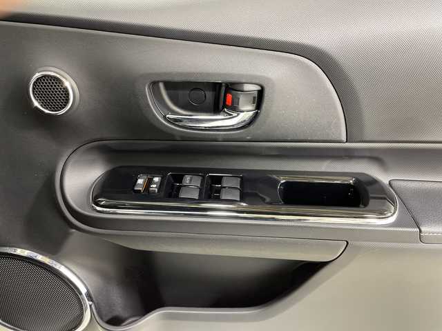 トヨタ アクア 神奈川県 2019(令1)年 3万km ホワイトパールクリスタルシャイン 純正SDナビ・7型/型式　NSZT-W68T/（Bluetooth/TV/CD/DVD/AM/FM）/バックカメラ/セーフティセンス/追従付きクルコン/D/N席シートヒーター/ETC2.0/フロアマット/プッシュスタート/スマートキー/スペアキー/取扱説明書/保証書/LEDヘッドライト/オートライト/オートマチックハイビーム/純正17インチAW/ドアバイザー/電動格納ミラー/プリクラッシュセーフティシステム/レーンディパーチャーアラート/オートマチックハイビーム