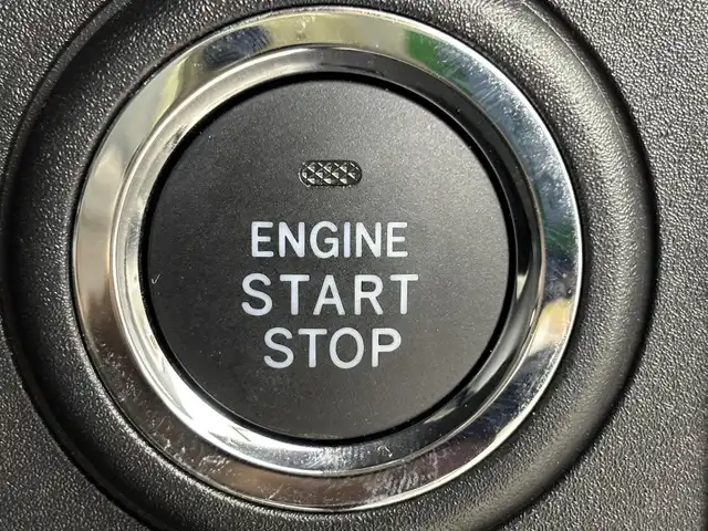 ダイハツ ムーヴ キャンバス ストライプス G 福岡県 2022(令4)年 0.7万km シャイニングホワイトパール/アプリコットピンクメタリック 純正ナビ／フルセグＴＶ　/バックカメラ　/ホッとカップホルダー　/ＥＴＣ　/ドラレコ　/コーナーセンサー　/スマートアシスト　/衝突軽減ブレーキ　/レーンキープ　/アイドリングストップ　/両側電動スライドドア　/シートヒーター　/ＬＥＤヘッドライト