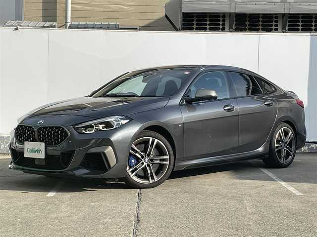 ＢＭＷ ＢＭＷ Ｍ２３５ｉ グランクーペ xDrive 青森県 2021(令3)年 4.3万km ミネラルグレー 4WD/純正ナビ/・AM/FM/USB/BT/純正アルミ/純正フロアマット/車外バックカメラ/コーナーセンサー/パワーシートD/N/シートヒーター/エアーシート/電動リアゲート/オートライト/アイドリングストップ/クルコン/Pアシスト/横滑り防止機能/レーンキープアシスト/衝突軽減システム/エアバッグダブル＋サイド/保証書/取扱説明書