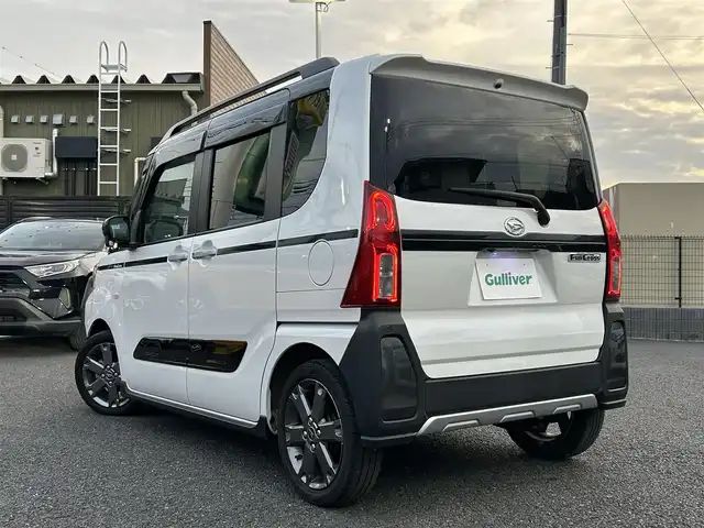 ダイハツ タント ファンクロスターボ 埼玉県 2022(令4)年 3.2万km ブラックマイカメタリック/シャイニングホワイトパール ディスプレ（Ｂｌｕｅｔｏｏｔｈ、フルセグＴＶ）/全方位カメラ/ＥＴＣ/前方ドラレコ/ＵＳＢ入力端子/Ｄ＋Ｎ席シートヒーター/ターボ/両側パワスラ/純正フロアマット/純正アルミ/ＬＥＤヘッド/プッシュスタート/アイドリングストップ/スマートキー/オートライト/オートエアコンオートマチックハイビーム/前後コーナーセンサー/横滑り防止装置/レーンキープアシスト/衝突被害軽減システム/ダブル＋サイドエアバッグ