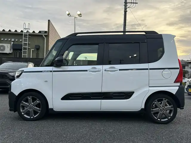 ダイハツ タント ファンクロスターボ 埼玉県 2022(令4)年 3.2万km ブラックマイカメタリック/シャイニングホワイトパール ディスプレ（Ｂｌｕｅｔｏｏｔｈ、フルセグＴＶ）/全方位カメラ/ＥＴＣ/前方ドラレコ/ＵＳＢ入力端子/Ｄ＋Ｎ席シートヒーター/ターボ/両側パワスラ/純正フロアマット/純正アルミ/ＬＥＤヘッド/プッシュスタート/アイドリングストップ/スマートキー/オートライト/オートエアコンオートマチックハイビーム/前後コーナーセンサー/横滑り防止装置/レーンキープアシスト/衝突被害軽減システム/ダブル＋サイドエアバッグ