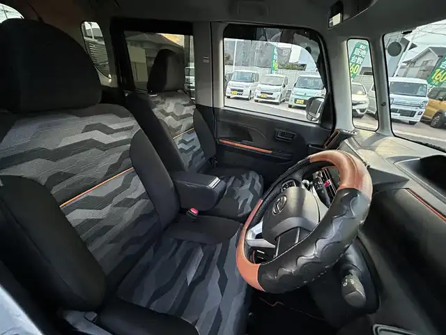 ダイハツ タント ファンクロスターボ 埼玉県 2022(令4)年 3.2万km ブラックマイカメタリック/シャイニングホワイトパール ディスプレ（Ｂｌｕｅｔｏｏｔｈ、フルセグＴＶ）/全方位カメラ/ＥＴＣ/前方ドラレコ/ＵＳＢ入力端子/Ｄ＋Ｎ席シートヒーター/ターボ/両側パワスラ/純正フロアマット/純正アルミ/ＬＥＤヘッド/プッシュスタート/アイドリングストップ/スマートキー/オートライト/オートエアコンオートマチックハイビーム/前後コーナーセンサー/横滑り防止装置/レーンキープアシスト/衝突被害軽減システム/ダブル＋サイドエアバッグ