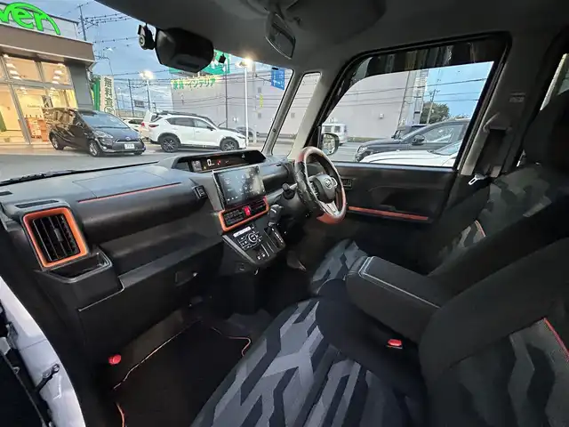ダイハツ タント ファンクロスターボ 埼玉県 2022(令4)年 3.2万km ブラックマイカメタリック/シャイニングホワイトパール ディスプレ（Ｂｌｕｅｔｏｏｔｈ、フルセグＴＶ）/全方位カメラ/ＥＴＣ/前方ドラレコ/ＵＳＢ入力端子/Ｄ＋Ｎ席シートヒーター/ターボ/両側パワスラ/純正フロアマット/純正アルミ/ＬＥＤヘッド/プッシュスタート/アイドリングストップ/スマートキー/オートライト/オートエアコンオートマチックハイビーム/前後コーナーセンサー/横滑り防止装置/レーンキープアシスト/衝突被害軽減システム/ダブル＋サイドエアバッグ
