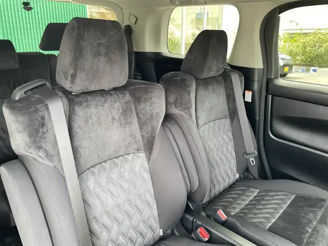 トヨタ ヴェルファイア Z Aエディション 岡山県 2019(令1)年 5.7万km ブラック 純正10インチナビ　NSZN-Z68T/フルセグTV、CD、DVD、Bluetooth/AM、FM/純正12インチフリップダウンモニターV12T－R68T/バックカメラ/サンルーフ/両側パワースライドドア/バックカメラ/ミラー一体型前後ドライブレコーダー/レーダークルーズコントロール/トヨタセーフティセンス/・レーントレーシングアシスト/・クリアランスソナー/・パーキングサポートブレーキ/・プリクラッシュセーフティ/・ロードサインアシスト/TVキャンセラー