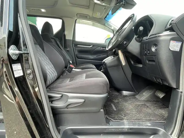トヨタ ヴェルファイア Z Aエディション 岡山県 2019(令1)年 5.7万km ブラック 純正10インチナビ　NSZN-Z68T/フルセグTV、CD、DVD、Bluetooth/AM、FM/純正12インチフリップダウンモニターV12T－R68T/バックカメラ/サンルーフ/両側パワースライドドア/バックカメラ/ミラー一体型前後ドライブレコーダー/レーダークルーズコントロール/トヨタセーフティセンス/・レーントレーシングアシスト/・クリアランスソナー/・パーキングサポートブレーキ/・プリクラッシュセーフティ/・ロードサインアシスト/TVキャンセラー