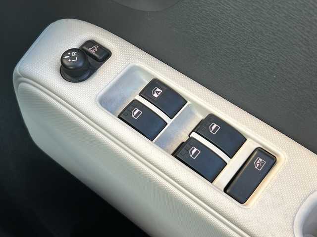 ダイハツ ミラ ココア プラスX 茨城県 2015(平27)年 7.8万km パールホワイトⅢ 純正メモリナビ/(地デジTV・CD・DVD・BT・ラジオ再生)/LEDクリアランスランプ付LEDヘッドランプ/バックカメラ/ETC/ドライブレコーダー/シルバールーフレール/SRSエアバック【運転席/助手席】/ABS/オートエアコン/キーフリーシステム/イモビライザー/保証書/取扱説明書