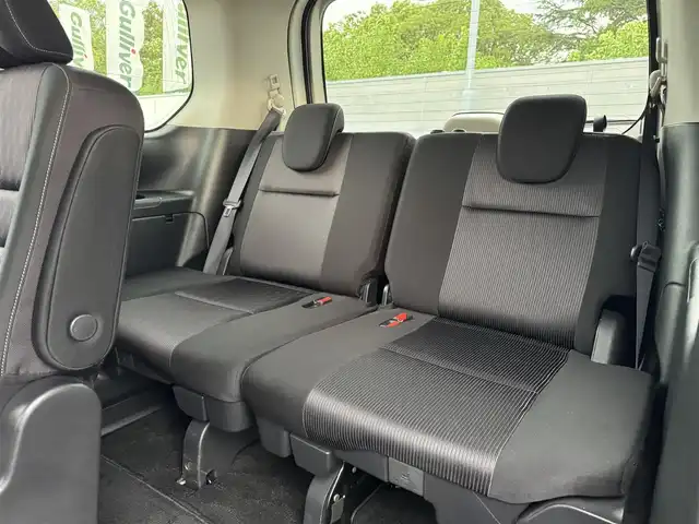 日産 セレナ e－パワー ハイウェイスター V 三重県 2019(平31)年 5.4万km ブリリアントホワイトパール セーフティパックB/・プロパイロット(自動運転技術)/・車線逸脱防止支援システム/・SRSエアバック(カーテン/サイド)/・インテリジェントアラウンドビューモニター/・インテリジェントルームミラー/・踏み間違い衝突防止アシスト/・インテリジェントパーキングアシスト/・標識検知機能/・ふらつき警報/・フロント/バックソナー/・ヒーター付ドアミラー/・電動パーキングブレーキ/・オートブレーキホールド/寒冷地仕様/・リアオートエアコン/・3列目ヒーターダクト/・ステアリングヒーター/・シートヒーター(運転席/助手席)/純正9インチメモリナビ・地デジTV/・DVD/CD/・Bluetooth/純正フリップダウンモニター/両側ハンズフリーパワースライドドア /レーダークルーズコントロール/ビルトインETC/純正15インチアルミホイール/フロントスポイラー/LEDヘッドランプ/・オートライト/オートマチックハイビーム/LEDフォグランプ/プッシュエンジンスタート/インテリジェントキー×2