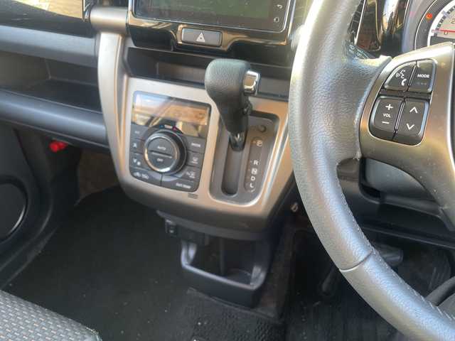 スズキ ハスラー Jスタイル Ⅱ 三重県 2017(平29)年 5.4万km フェニックスレッドパール/ホワイト2トーンルーフ 登録時53253km/メモリナビ/・フルセグ・Bluetooth・CD/DVD。AUX・/衝突軽減ブレーキ/レーンキープアシスト/アラウンドビューモニター/前席シートヒーター/前後ドラレコ/黒ハーフレザーシート/AUTOライト/プッシュスタート/スマートキー/スペアキー