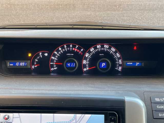 トヨタ ノア Si 新潟県 2007(平19)年 10.2万km ホワイトパールクリスタルシャイン 4WD/純正HDDナビ(NH3N-W57)/CD/DVD/AUX/フルセグテレビ/ミュージックサーバー/バックカメラ/ETC/片側パワースライドドア/パドルシフト/スマートキー/プッシュスタート/キセノンヘッドライト/フォグランプ/純正16インチアルミホイール/社外15インチAW冬タイヤ車載