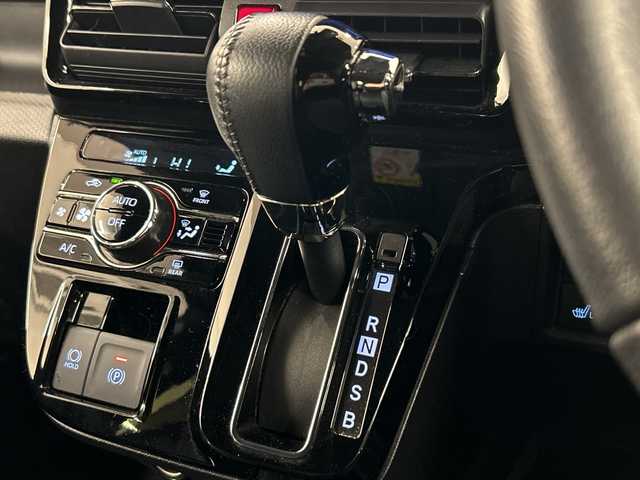 ダイハツ タント カスタム RS 岐阜県 2023(令5)年 1.7万km クロムグレーメタリック 純正ディスプレイオーディオ/プッシュスタート/スマートキー/フォグ/ドアバイザー/アイドリングストップ/Bluetooth/バックモニター/フルセグ/前方ドラレコ/衝突軽減システム/カーテンエアバック/レーンキープアシスト/両側パワースライドドア/純正アルミホイール/LEDヘッドライト/全方位モニター/コーナーセンサー前後