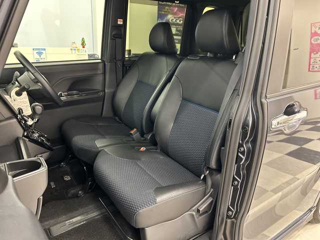 ダイハツ タント カスタム RS 岐阜県 2023(令5)年 1.7万km クロムグレーメタリック 純正ディスプレイオーディオ/プッシュスタート/スマートキー/フォグ/ドアバイザー/アイドリングストップ/Bluetooth/バックモニター/フルセグ/前方ドラレコ/衝突軽減システム/カーテンエアバック/レーンキープアシスト/両側パワースライドドア/純正アルミホイール/LEDヘッドライト/全方位モニター/コーナーセンサー前後