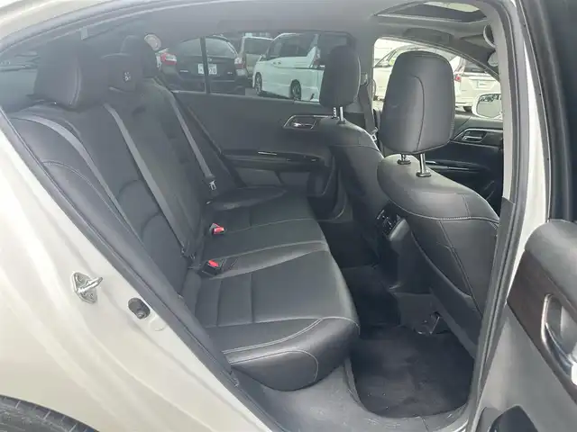 ホンダ アコード ハイブリッド EX 岡山県 2019(令1)年 14.5万km ホワイトオーキッドパール 黒レザーシート/純正ナビ　/バックカメラ　/サイドカメラ　/サンルーフ　/シートメモリー機能付きパワーシート　/シートヒーター　/電動リアゲート　/追従クルコン　/コーナーセンサー　/衝突被害軽減システム　/スマートキー　/ＥＴＣ　/ＡＡＣ