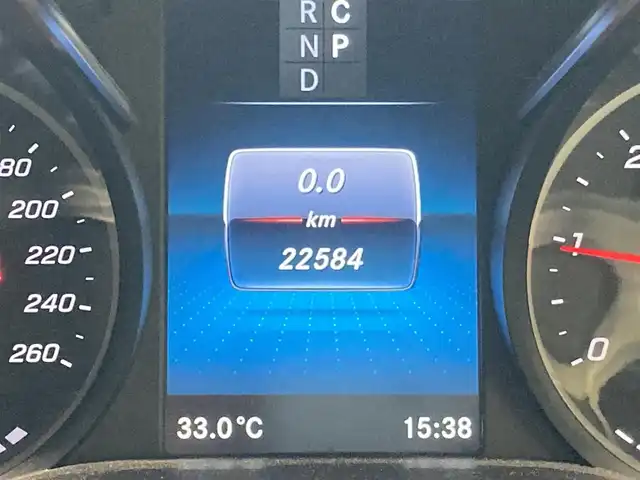 メルセデス・ベンツ Ｖ２２０ d エクスクルーシブ ロング プラチナスイート 熊本県 2022(令4)年 2.3万km オブシディアンブラックM アクティブブレーキアシスト/ブラインドスポットモニター/アテンションアシスト/レーンキープアシスト/インテリジェントライトシステム/アダプティブクルーズコントロール/電動パワシート/シートヒーター/シートエアコン/後席モニター/パワーバックドア/ステアリングスイッチ/純正LEDヘッドライト/純正19インチアルミホイール/フルセグTV/ビルトインETC2.0