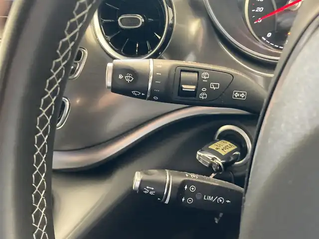 メルセデス・ベンツ Ｖ２２０ d エクスクルーシブ ロング プラチナスイート 熊本県 2022(令4)年 2.3万km オブシディアンブラックM アクティブブレーキアシスト/ブラインドスポットモニター/アテンションアシスト/レーンキープアシスト/インテリジェントライトシステム/アダプティブクルーズコントロール/電動パワシート/シートヒーター/シートエアコン/後席モニター/パワーバックドア/ステアリングスイッチ/純正LEDヘッドライト/純正19インチアルミホイール/フルセグTV/ビルトインETC2.0