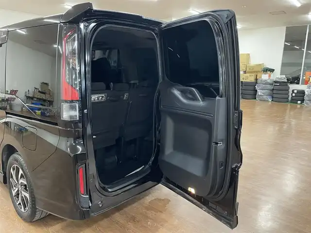 ホンダ ステップワゴン スパーダ ホンダセンシング 道央・札幌 2019(令1)年 5.3万km プレミアムスパークルブラックパール 4WD/ワンーナー/寒冷地仕様/両側パワースライドドア/純正SDナビ/・フルセグTV/CD/DVD/BT/SD/USB/バックカメラ/ホンダセンシング/・衝突軽減ブレーキ/・誤発進抑制機能/・路外逸脱抑制機能/・先行車発進お知らせ機能/・標識認識機能/横滑り防止装置/純正エンジンスターター/純正ドライブレコーダー/アダプティブクルーズコントロール/ビルトインETC/パドルシフト/ステアリングリモコン/純正フロアマット/純正ドアバイザー/オートライト/LEDヘッドライト/フォグライト/ウインカーミラー/純正16インチAW/わくわくゲート/新車時保証書/取扱説明書/ナビ取扱説明書
