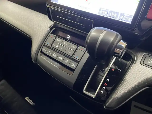 ホンダ ステップワゴン スパーダ ホンダセンシング 道央・札幌 2019(令1)年 5.3万km プレミアムスパークルブラックパール 4WD/ワンーナー/寒冷地仕様/両側パワースライドドア/純正SDナビ/・フルセグTV/CD/DVD/BT/SD/USB/バックカメラ/ホンダセンシング/・衝突軽減ブレーキ/・誤発進抑制機能/・路外逸脱抑制機能/・先行車発進お知らせ機能/・標識認識機能/横滑り防止装置/純正エンジンスターター/純正ドライブレコーダー/アダプティブクルーズコントロール/ビルトインETC/パドルシフト/ステアリングリモコン/純正フロアマット/純正ドアバイザー/オートライト/LEDヘッドライト/フォグライト/ウインカーミラー/純正16インチAW/わくわくゲート/新車時保証書/取扱説明書/ナビ取扱説明書