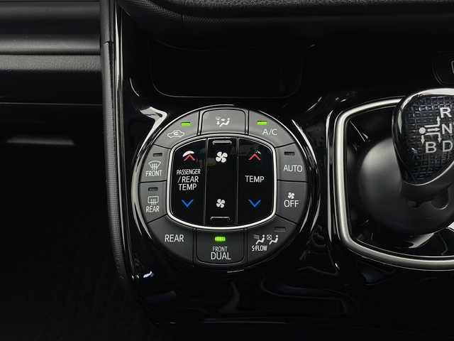 トヨタ ノア ハイブリッド G 大阪府 2021(令3)年 4.3万km アバンギャルドブロンズメタリック 純正SDナビ&フルセグTV&CD&BT/クルーズコントロール/レーンディパーチャーアラート/車線逸脱警報/プリクラッシュセーフティ/クリアランスソナー/パーキングサポートブレーキ/オートマチックハイビーム/先行車発進告知/社外前後ドライブレコーダー/両側パワースライドドア/ステアリングスイッチ/ウォークスルー/2列目サンシェード/バックカメラ/ビルトインETC/LEDヘッドライト/オートライト/フロントフォグランプ/電動格納ミラー/ウィンカーミラー/純正15インチAW装着/純正フロアマット/プッシュスタート/スマートキー/スペアキー1本